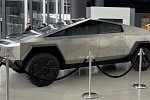 Гендиректор Tesla Илон Маск представил электропикап Cybertruck в Нью-Йорке