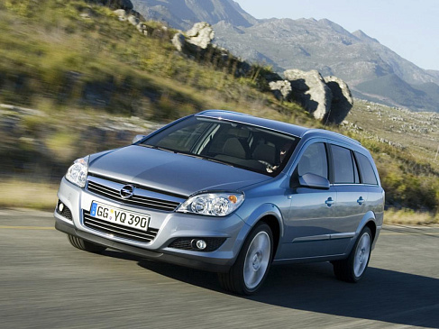 Эксперт «За рулем» Зиновьев рекомендует купить универсал Opel Astra вместо кроссовера