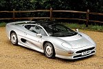 Смотрите, как редчайший суперкар Jaguar XJ220 разгоняется до 321,8 км/ч