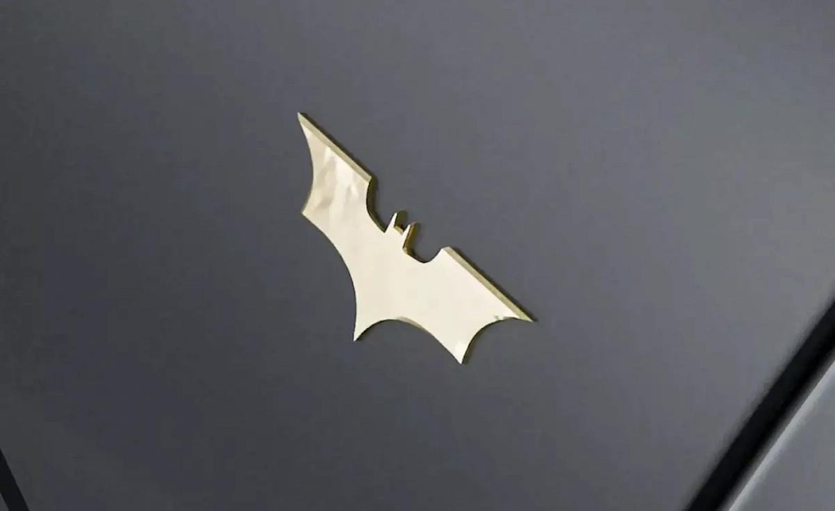 Индийская Mahindra сделала из своего внедорожника настоящий бэтмобиль 