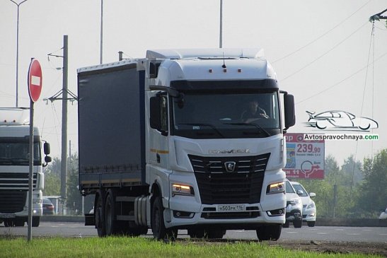 «КамАЗ» выпустит новый бортовой грузовик 6x2