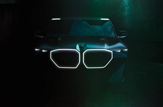 Бренд BMW представил первое изображение нового гибридного кроссовера XM
