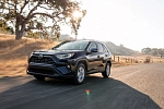 Автолюбители подали иск на Toyota из-за разбившейся крыши кроссовера Toyota RAV4 2021 года