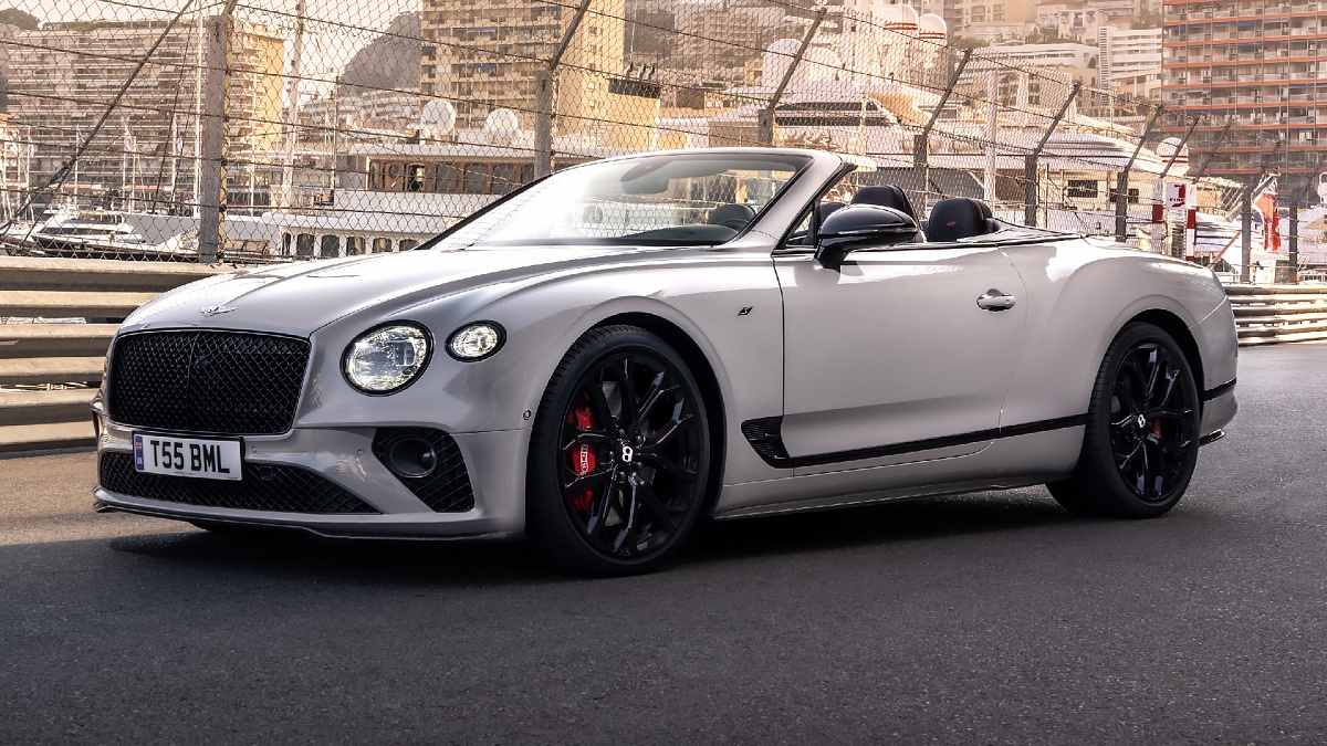 Компания Bentley представила купе и кабриолет в спецверсии Continental GT S