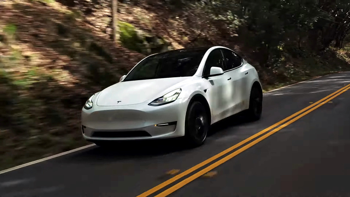 Водители Tesla утверждают, что стали жертвами агрессивного поведения на дорогах