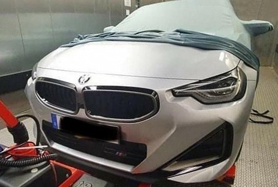 В интернете появились снимки нового купе BMW 2 серии