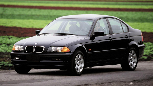 Компания BMW отзывает в РФ 19 автомобилей BMW 3-series из-за подушек безопасности