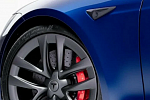 Электрокар Tesla Model S Plaid получил карбоновые тормоза за 1,5 млн рублей