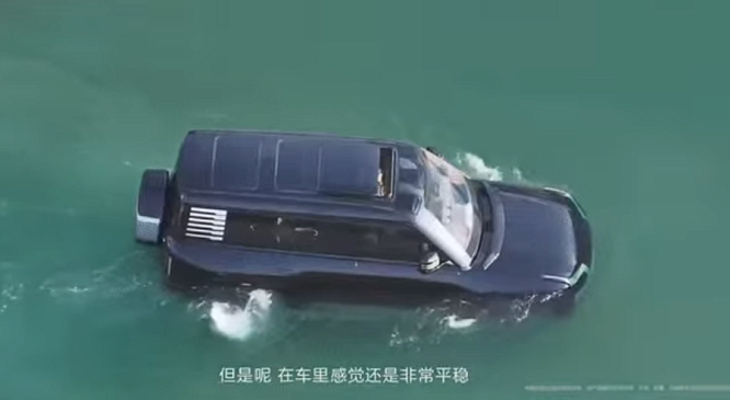 BYD в Китае запустил продажи плавающего по воде рамного внедорожника Yangwang U8