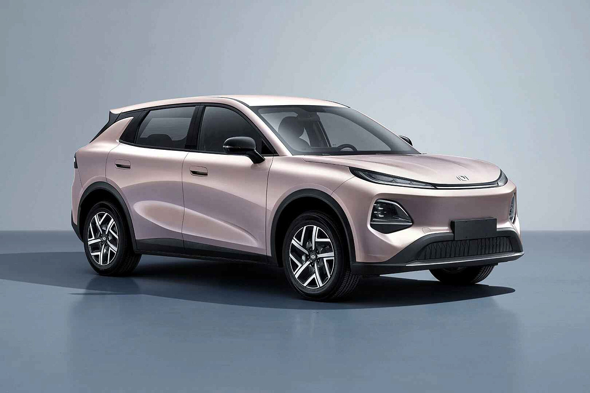 Революция зарядки: новинка Changan Q05 "заправляется" за 15 минут
