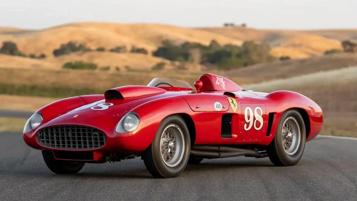 Коллекционный Ferrari 1955 года был продан за миллиард рублей