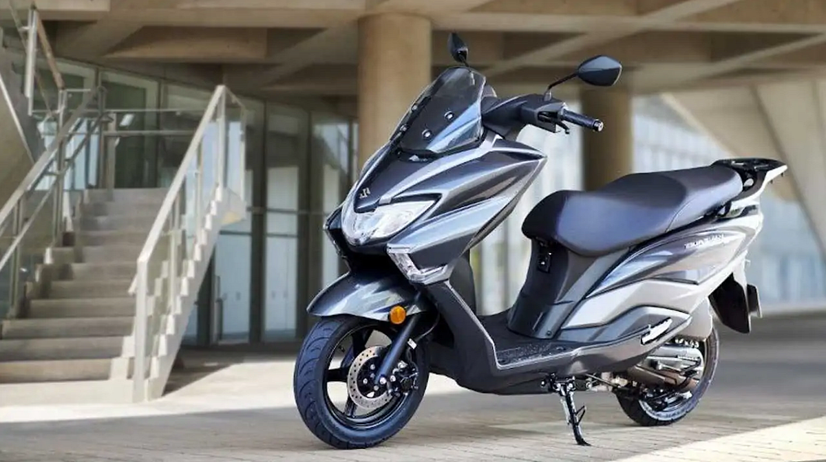 Новый Suzuki Burgman 125EX поднимает планку в сегменте скутеров начального уровня