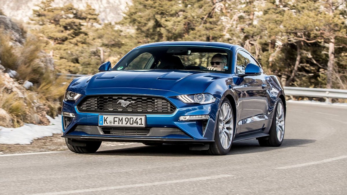 Ford призывает покупать новый Mustang (+ видео)