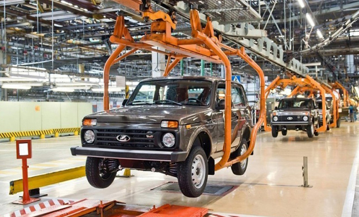 "АвтоВАЗ" запустил дополнительные смены для производства автомобилей Lada Granta и Niva