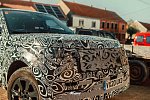 Range Rover вывел на тесты новый кроссовер Rover Sport 2022 года