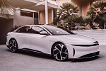 Электрокар Lucid Air 2022 года отзывают из-за неработающего дисплея 