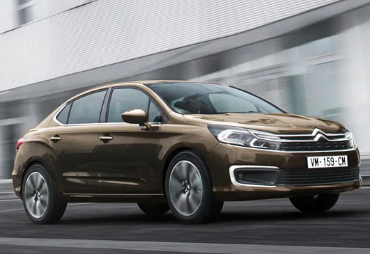 Бюджет и премиум: за какими подержанными седанами не выстраиваются очереди