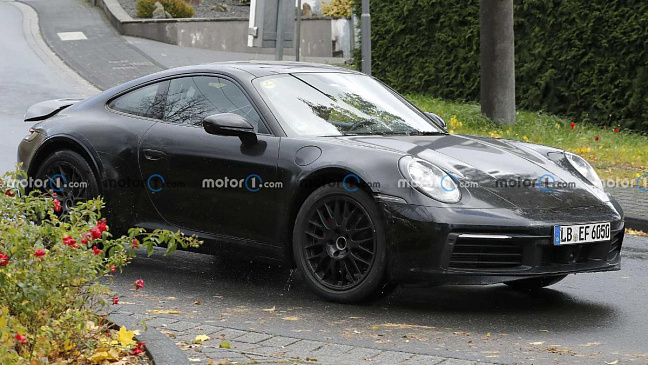 Замечен прототип внедорожной версии спорткара Porsche 911 