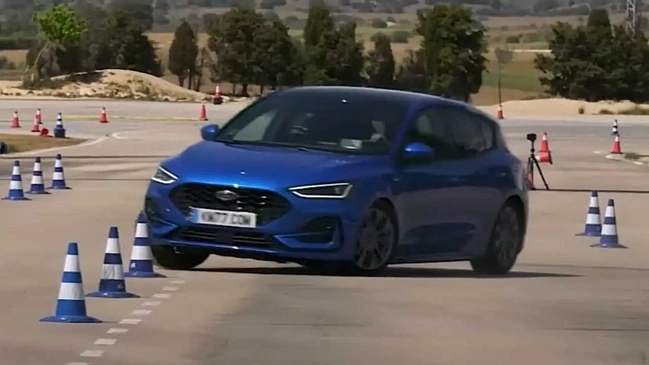 Обновлённый хэтчбек Ford Focus хорошо справился с «лосиным тестом»