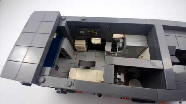 Этот дом на колесах построен из конструктора Lego 
