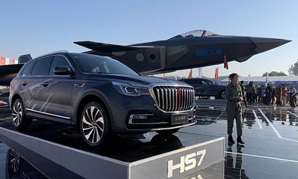 Внедорожник Hongqi HS7 получил специальную роскошную версию