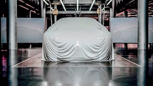  Mercedes-Benz подогревает интерес к новому EQ свежими тизерами 