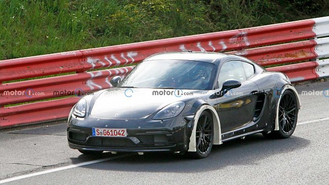 На тестах был запечатлен Porsche Cayman с широкими крыльями