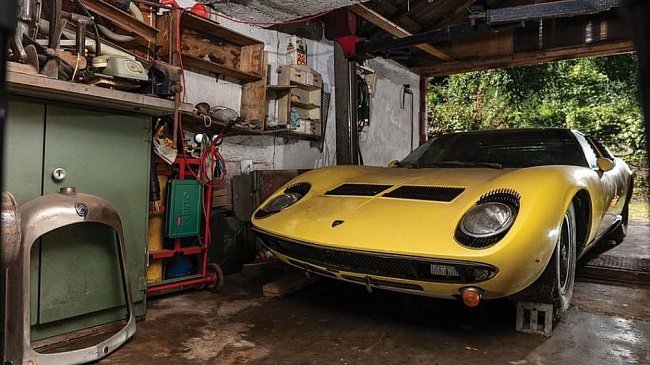 Оставленный в сарае 50-летний Lamborghini продали на аукционе