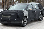 Kia Carnival 2025 года в стиле электрического EV9 представлен на шпионских фотоснимках 