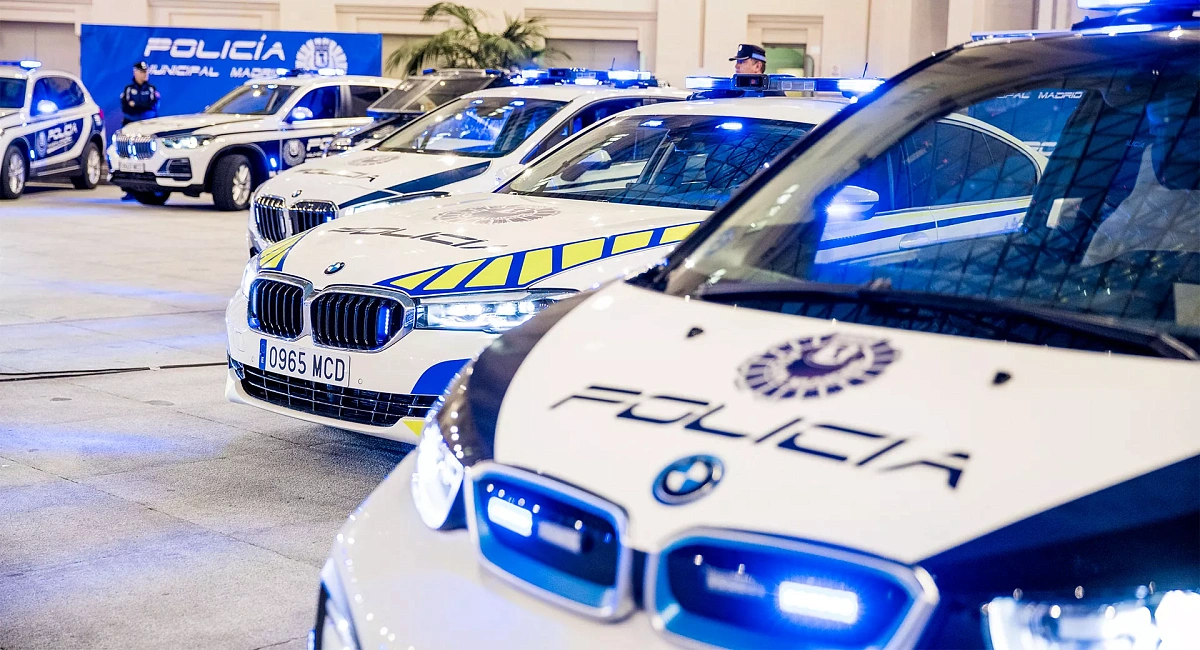 Испанская полиция пополнила автопарк 169 электрифицированными автомобилями BMW