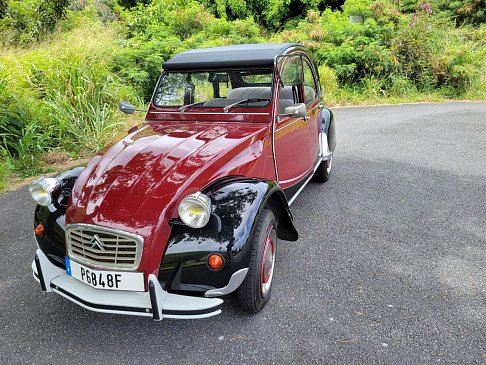 На аукционе продается восстановленный Citroen 2CV 1987 года выпуска