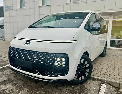От 7,6 млн: новый большой корейский минивэн Hyundai Staria у дилеров в России 