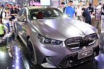 Презентация нового гибридного BMW M5 прошла на автосалоне в Чэнду