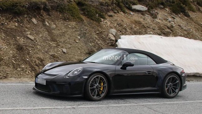 Этот Porsche 911 выглядит как-то странно!