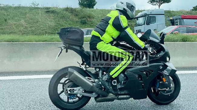 Новый мотоцикл BMW S 1000 RR 2023 года замечен во время испытаний
