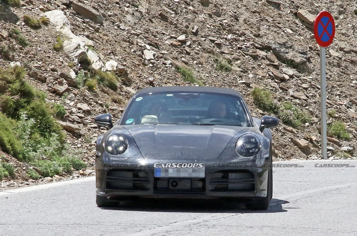 Модернизированный Porsche 911 Targa 2024 модельного года попал в камеру с небольшими обновлениями