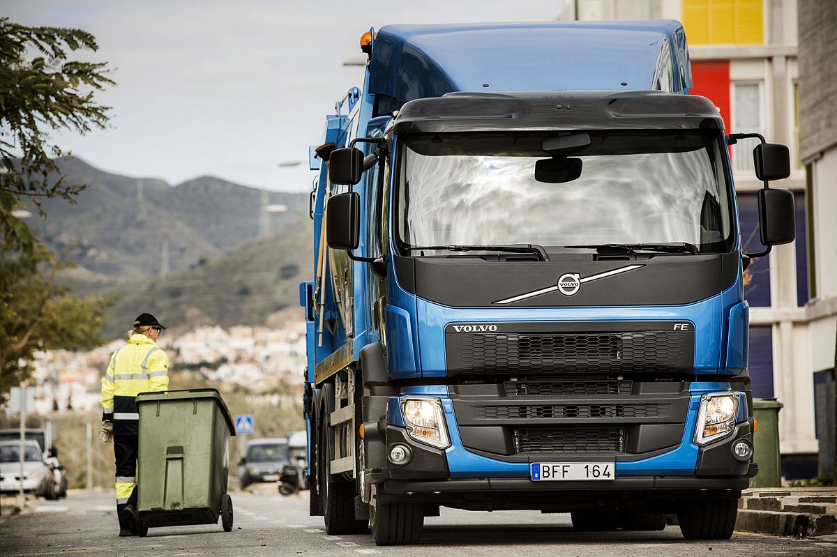 Volvo Trucks официально представила свой первый электрогрузовик FL Electric