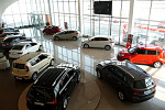 Автодилеры РФ отказываются от новогодний распродаж из-за дефицита на авторынке в 2022 году