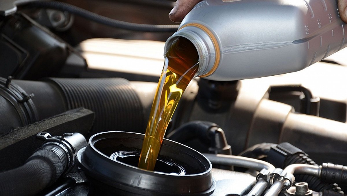Зачем менять моторное масло?