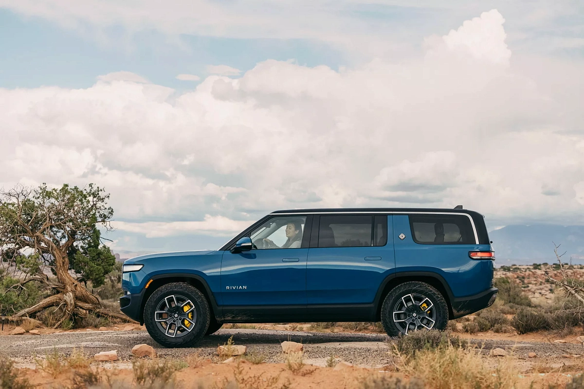 Компания Rivian отзывает почти 13 000 автомобилей из-за дефектных подушек безопасности