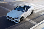 Компания Mercedes представила купе и кабриолет E-Class в исполнении Night Edition