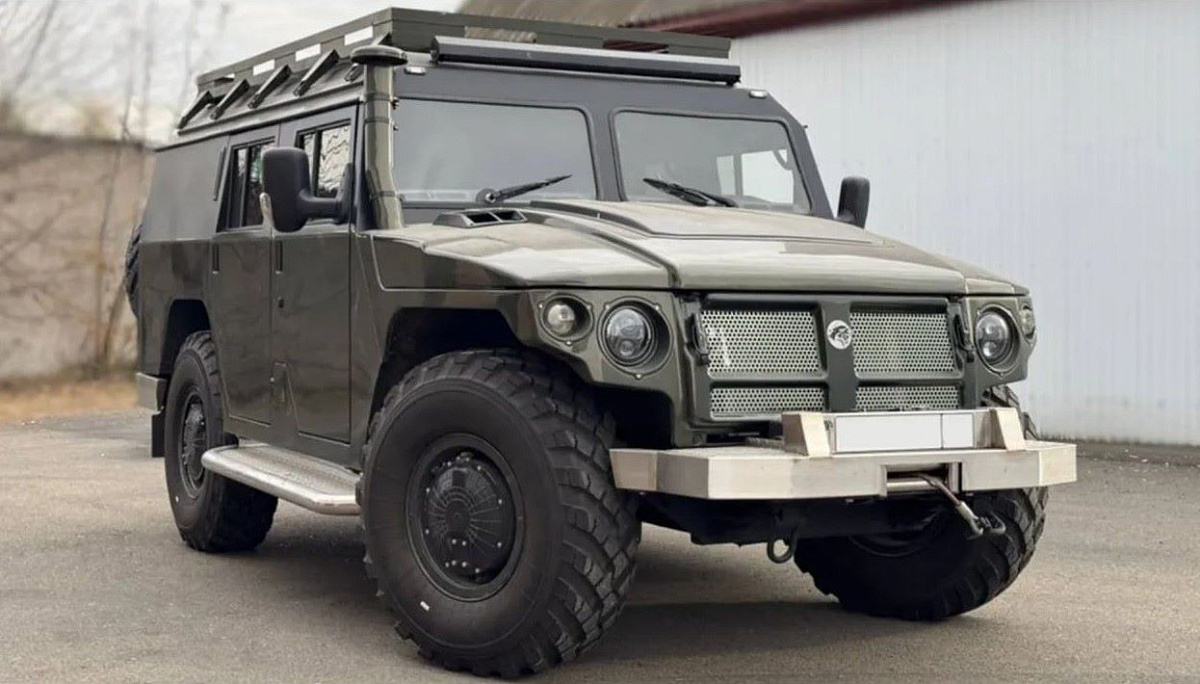 Русский внедорожный монстр: редкий гражданский ГАЗ «Тигр» продают почти новым за 8 миллионов