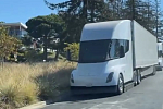 Сразу три электрических грузовика Tesla Semi замечены на испытаниях