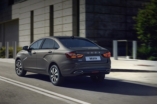 Lada Vesta и Niva Travel теперь доступны в Дубае: подробности цен