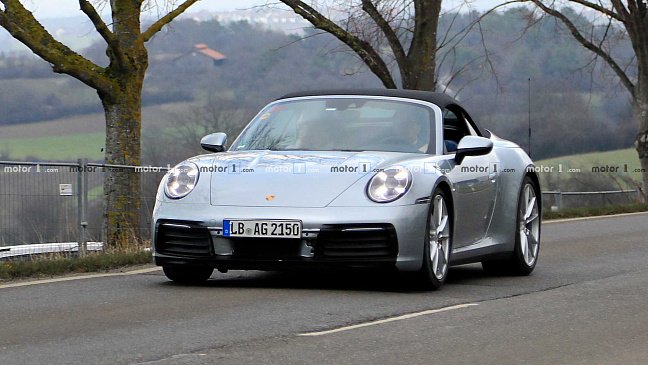 В Сети появились первые фотографии Porsche 911 2020 в кузове кабриолет
