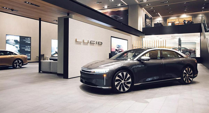 Компания Lucid перезванивает отказавшимся от их электромобилей клиентам по 14 раз в течение 2-х недель