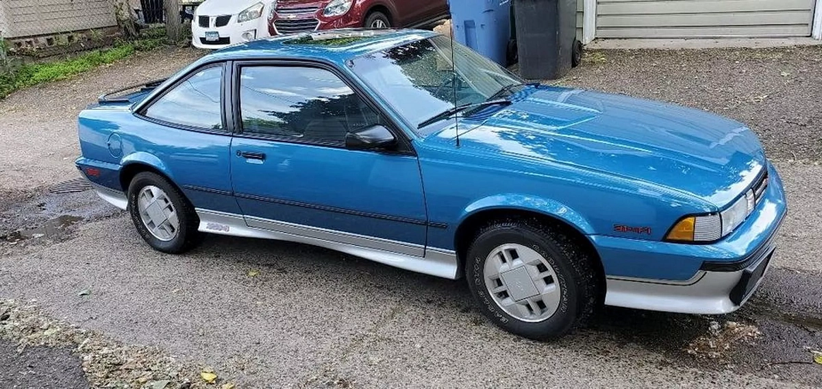 По цене новой Corolla продается культовый Chevy Cavalier Z24 1990 года 