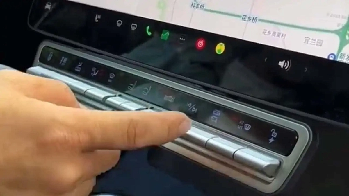 Владельцу Tesla Model X надоел минимализм салона - он решил добавить физические кнопки