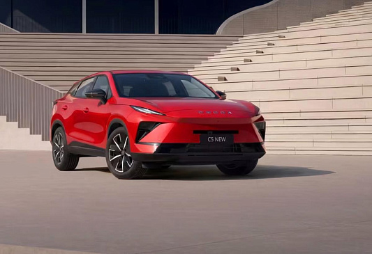 Марка Omoda обновила свой самый популярный в России кроссовер