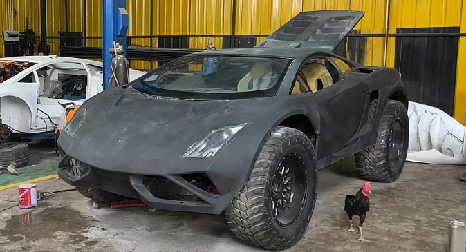 В Таиланде построили реплику Lamborghini Gallardo на базе полноприводного пикапа Toyota Hilux